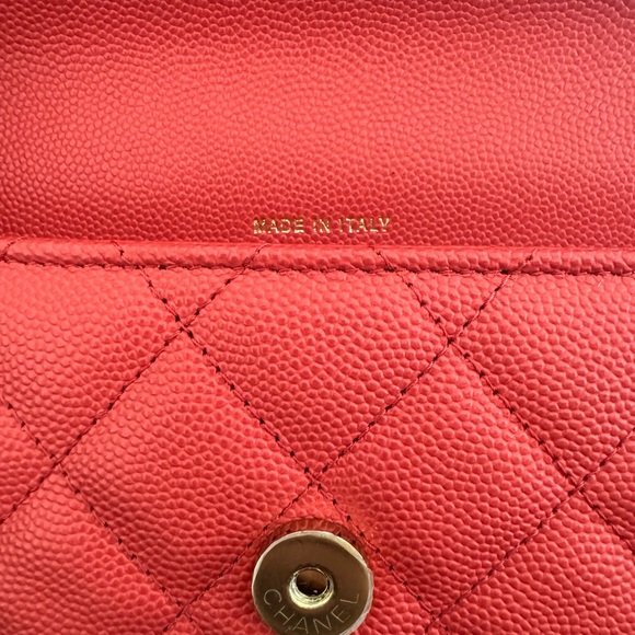 CHANEL CAVIAR QUILTED FLAP PHONE HOLDER WITH CHAIN - Picture 4 of 6
